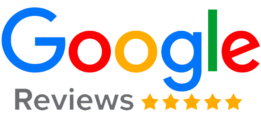 Logo di Google Reviews con la parola Google in lettere colorate, Recensioni in grigio e cinque stelle gialle sotto che indicano una valutazione a cinque stelle.