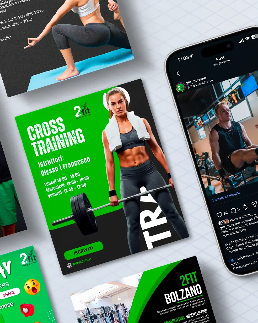 Un'immagine promozionale mostra diversi volantini a tema fitness e un telefono che visualizza il post Instagram di una palestra. Un volantino mostra una donna muscolosa che solleva un bilanciere e pubblicizza le lezioni di cross training della 2FIT di Bolzano.